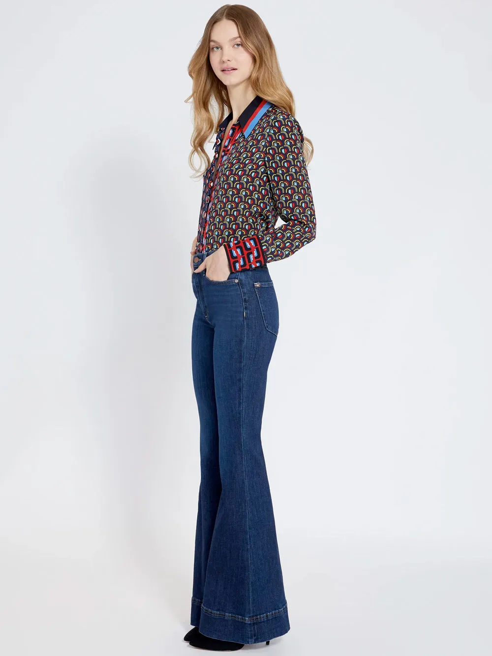 Alice   Olivia - Willa Large Collar Placket Top in Mod Moon Multi