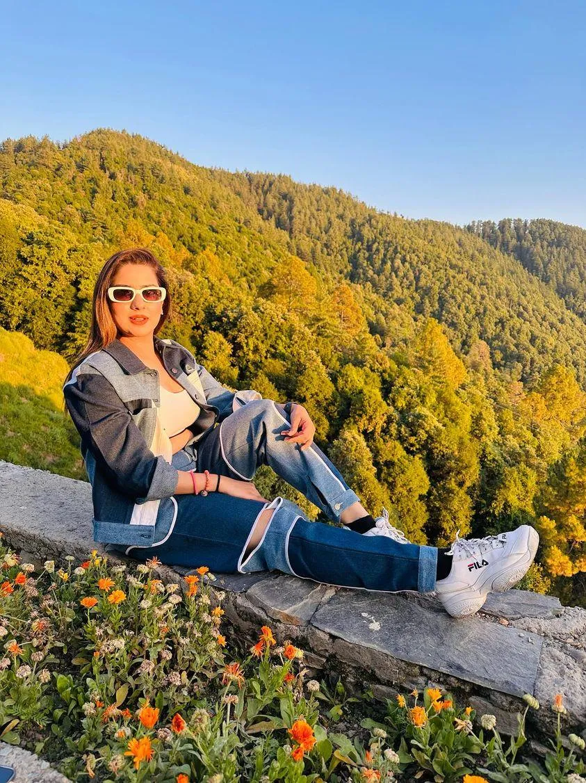 SLAY. Women's Blue & White Colorblock Denim Jacket & Jeans Co-ord Set