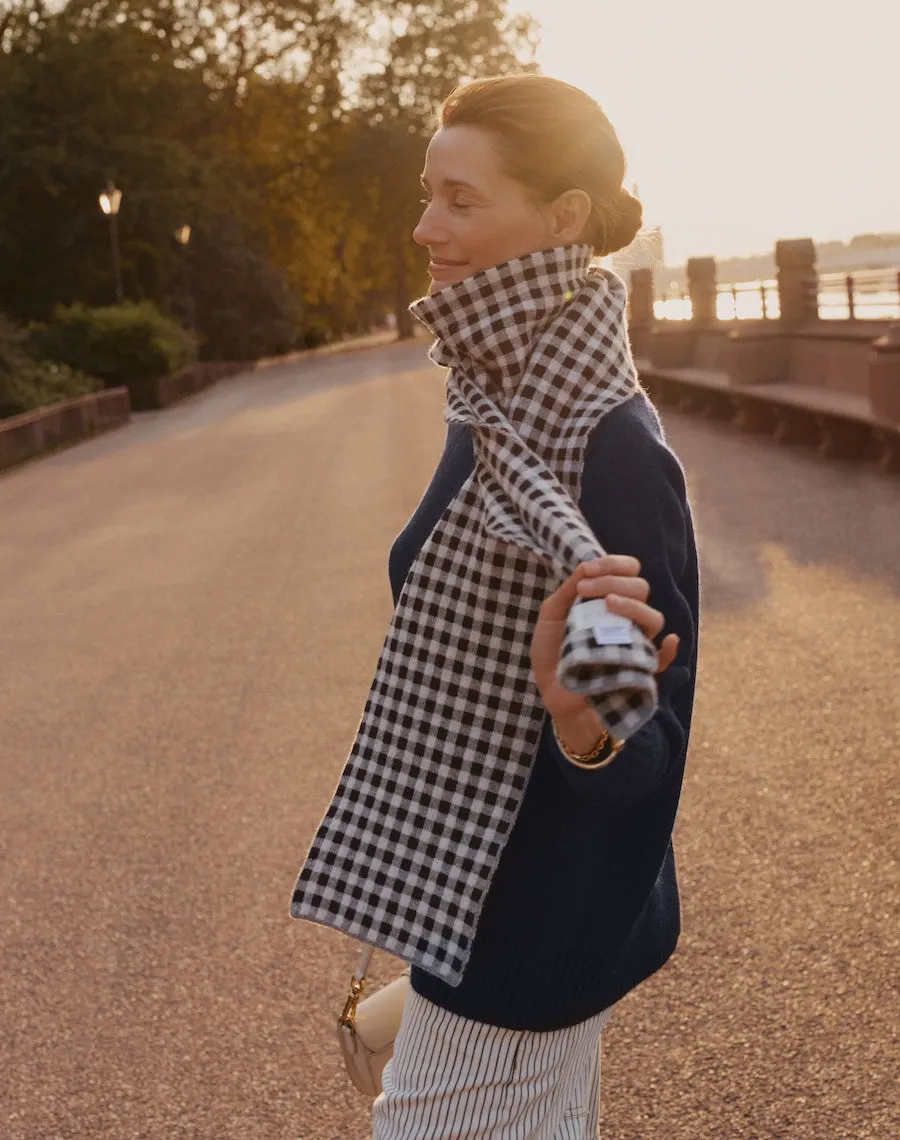 The CHEQUERED SCARF - Grey & Navy